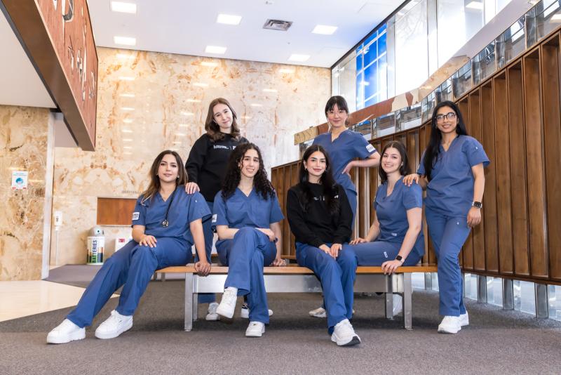Bloomberg Nursing alumni gather for a group photograph.
