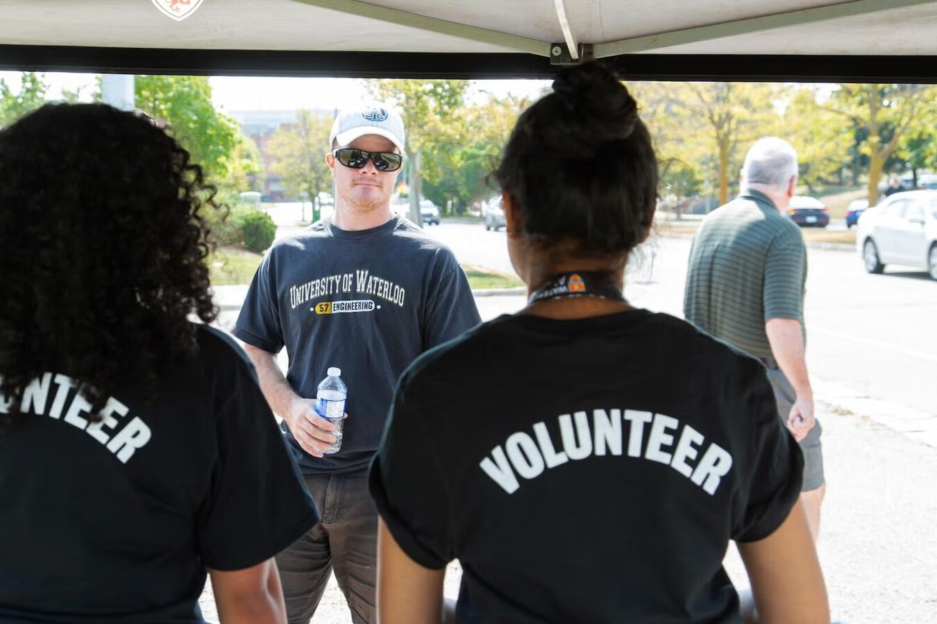Alumni volunteers cultivate connections and community