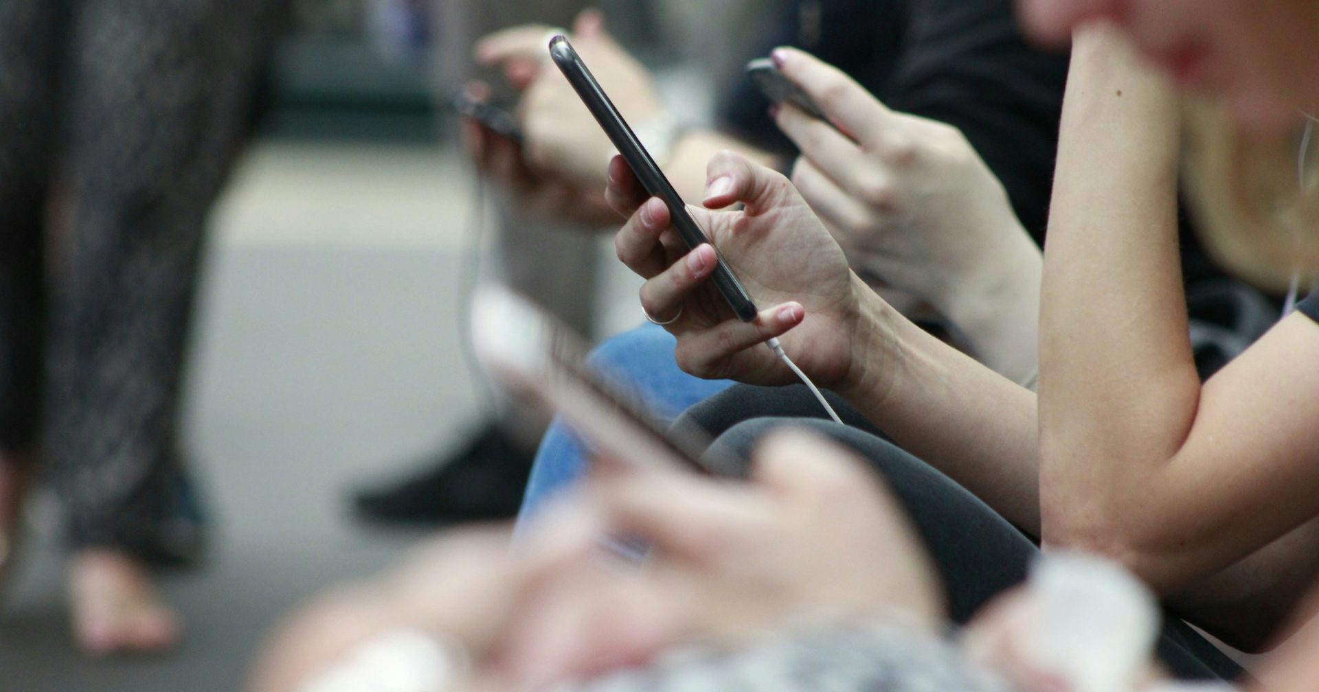 Expert insight: Digital safety researchers find most teens see violence online – without seeking it out. Official Western News image.